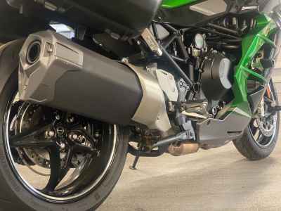 Kawasaki Ninja H2 SX 2022