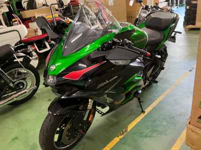 Kawasaki Ninja H2 SX 2023