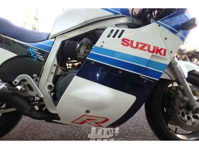Suzuki GSX-R750 1985