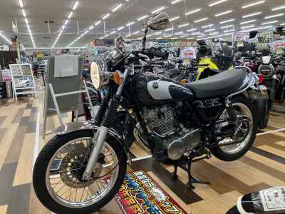 Yamaha SR400 2021