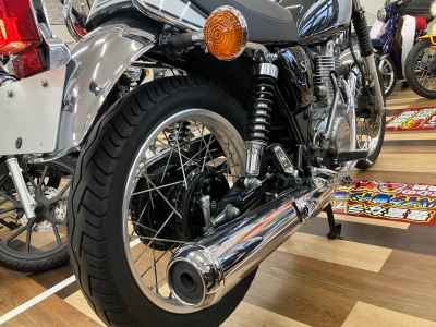 Yamaha SR400 2021