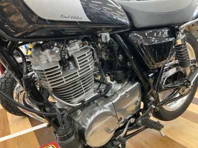 Yamaha SR400 2021