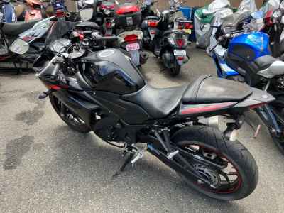 Yamaha YZF-R25 2015