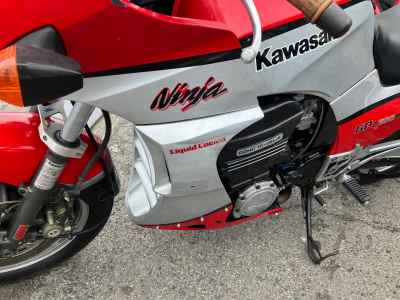 Kawasaki GPZ750R 1984