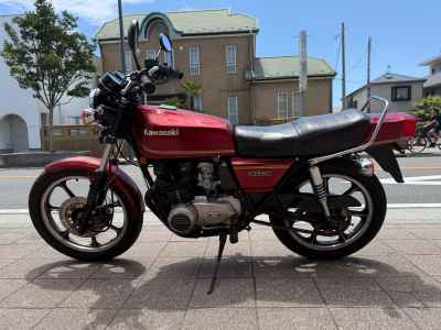 Kawasaki KZ550 2024