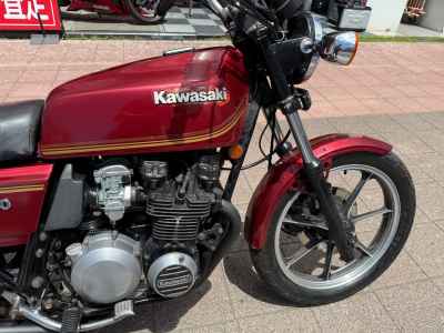 Kawasaki KZ550 2024