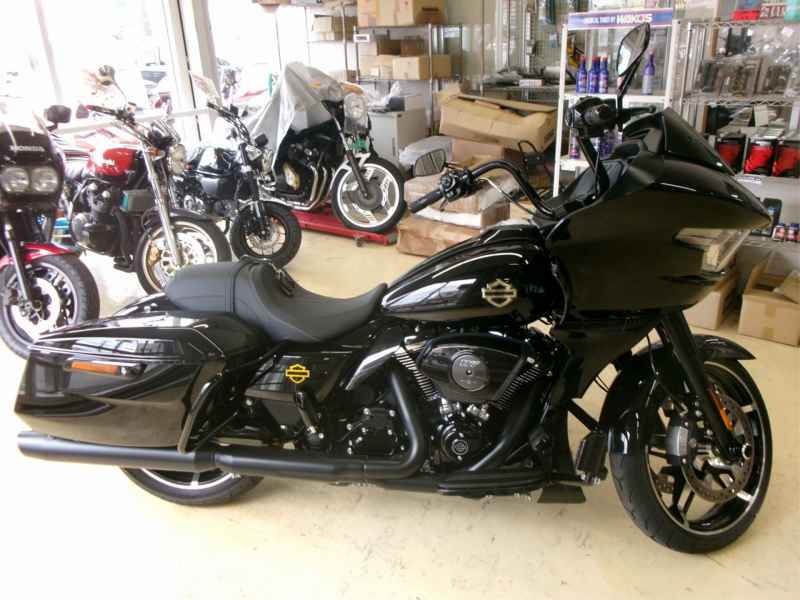 Harley-Davidson FLTRX 2024