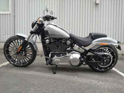 Harley-Davidson FXBR 2025