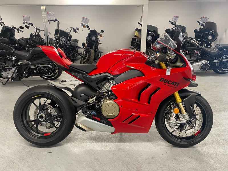 Ducati Panigale V4S 2023