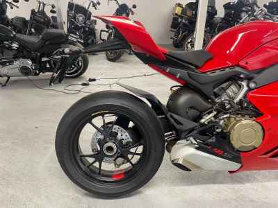 Ducati Panigale V4S 2023