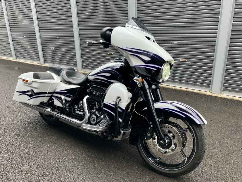 Harley-Davidson FLHXSE CVO 2016