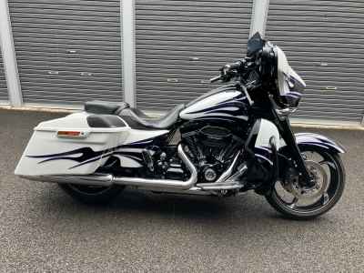 Harley-Davidson FLHXSE CVO 2016