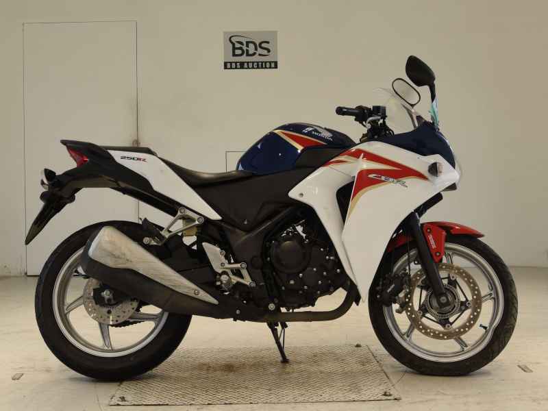 Honda CBR250R 2011