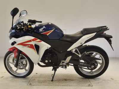 Honda CBR250R 2011