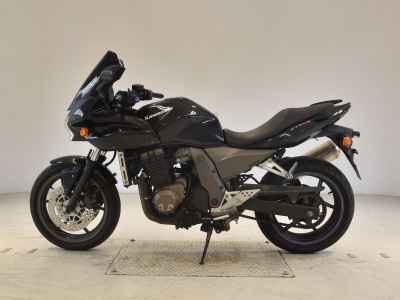Kawasaki ZR750K1 2006