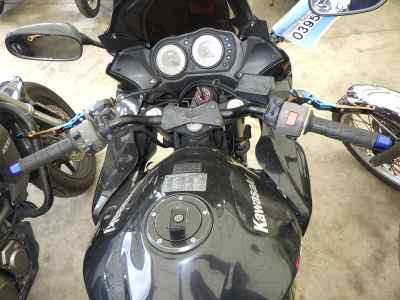 Kawasaki ZR750K1 2006