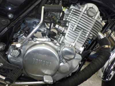 Yamaha SR400 2021