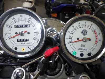 Yamaha SR400 2021