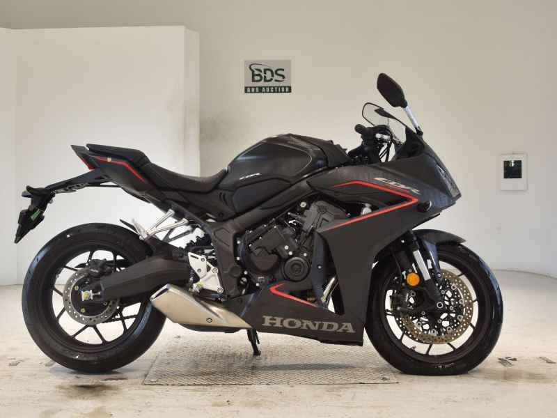 Honda CB650R E-Clutch 2025