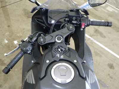 Honda CB650R E-Clutch 2025