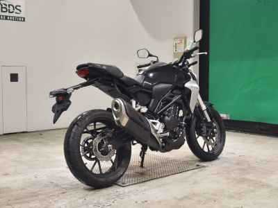 Honda CB250R 2018