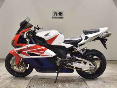 Honda CBR1000RR 2004