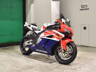 Honda CBR1000RR 2004