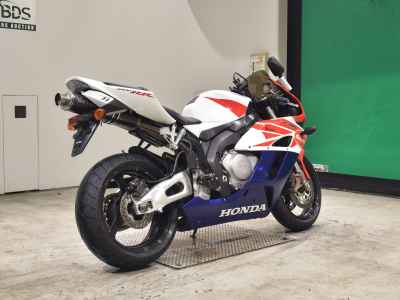 Honda CBR1000RR 2004