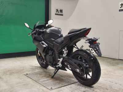 Honda CBR400R 2024