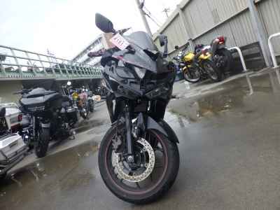 Yamaha YZF-R25 2018