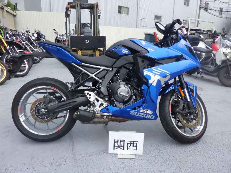 Suzuki GSX-8S 2024