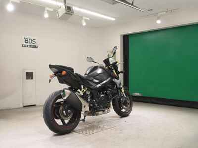 Suzuki GSR750 2013