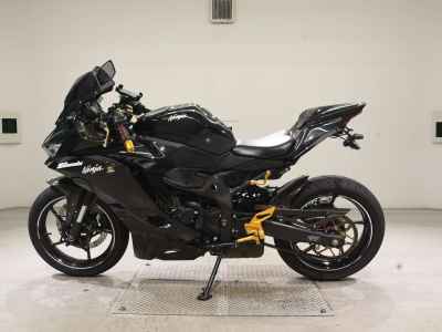 Kawasaki Ninja ZX-25R 2021