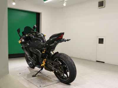 Kawasaki Ninja ZX-25R 2021