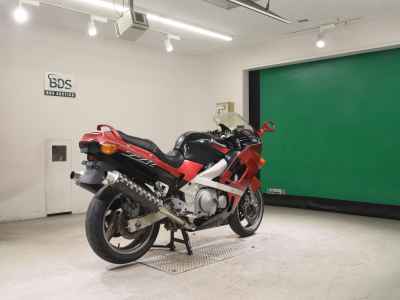Kawasaki ZZR400 2000