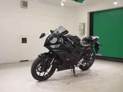 Yamaha YZF-R25 2023
