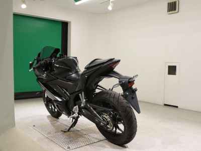 Yamaha YZF-R25 2023