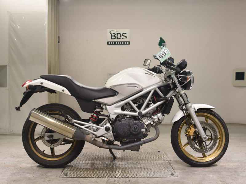 Honda VTR250 2011