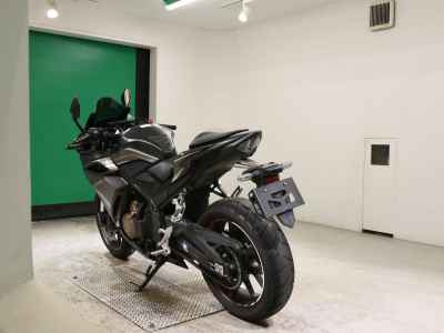 Honda CBR400R 2022