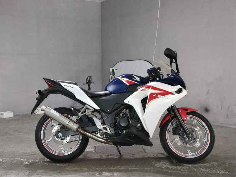 Honda CBR250R 2011