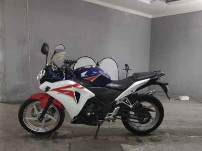 Honda CBR250R 2011