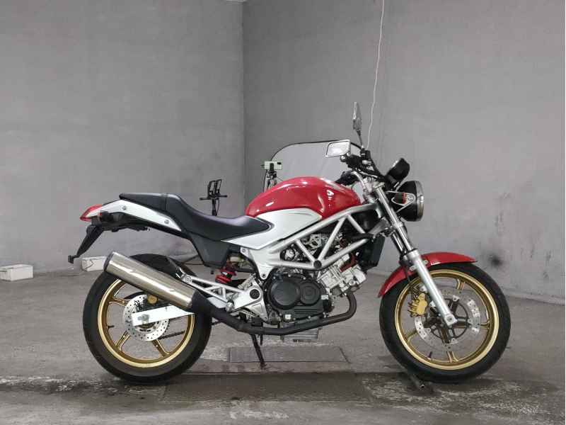 Honda VTR250 2011