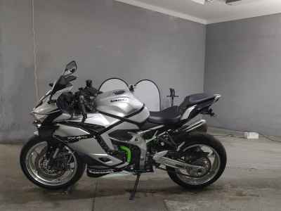 Kawasaki Ninja ZX-4RR 2024