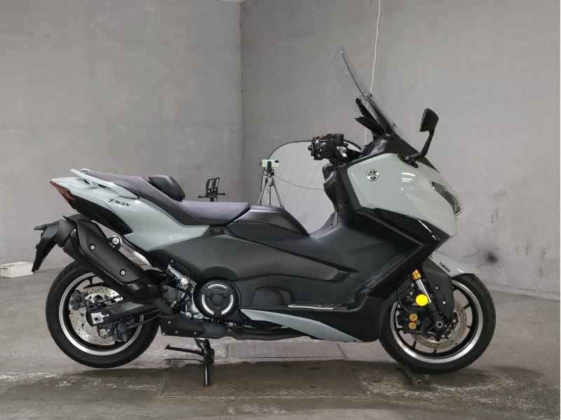 Yamaha TMAX 560 2025
