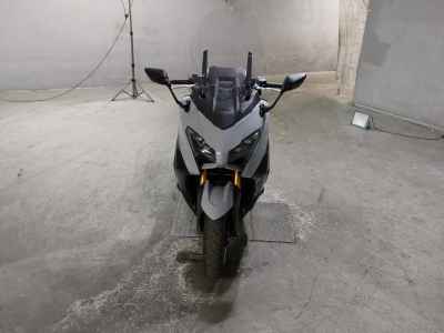 Yamaha TMAX 560 2025