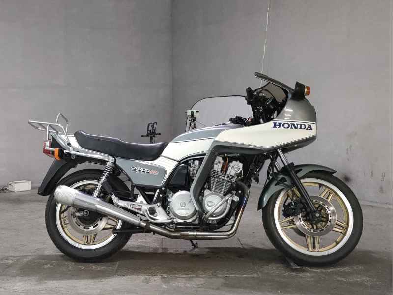 Honda CB900 2025