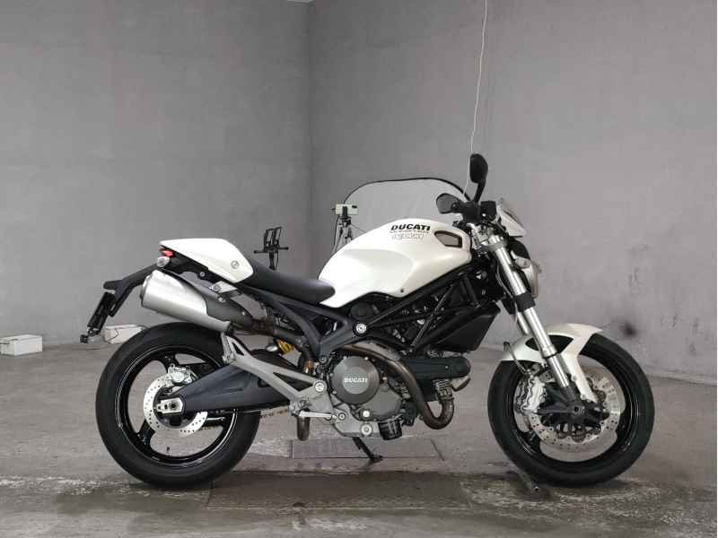 Ducati Monster 696 2010