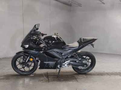 Yamaha YZF-R25 2021