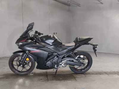 Yamaha YZF-R25 2015