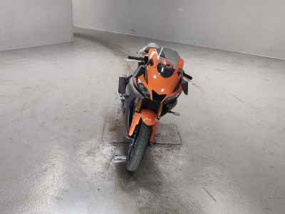 Yamaha YZF-R25 2023